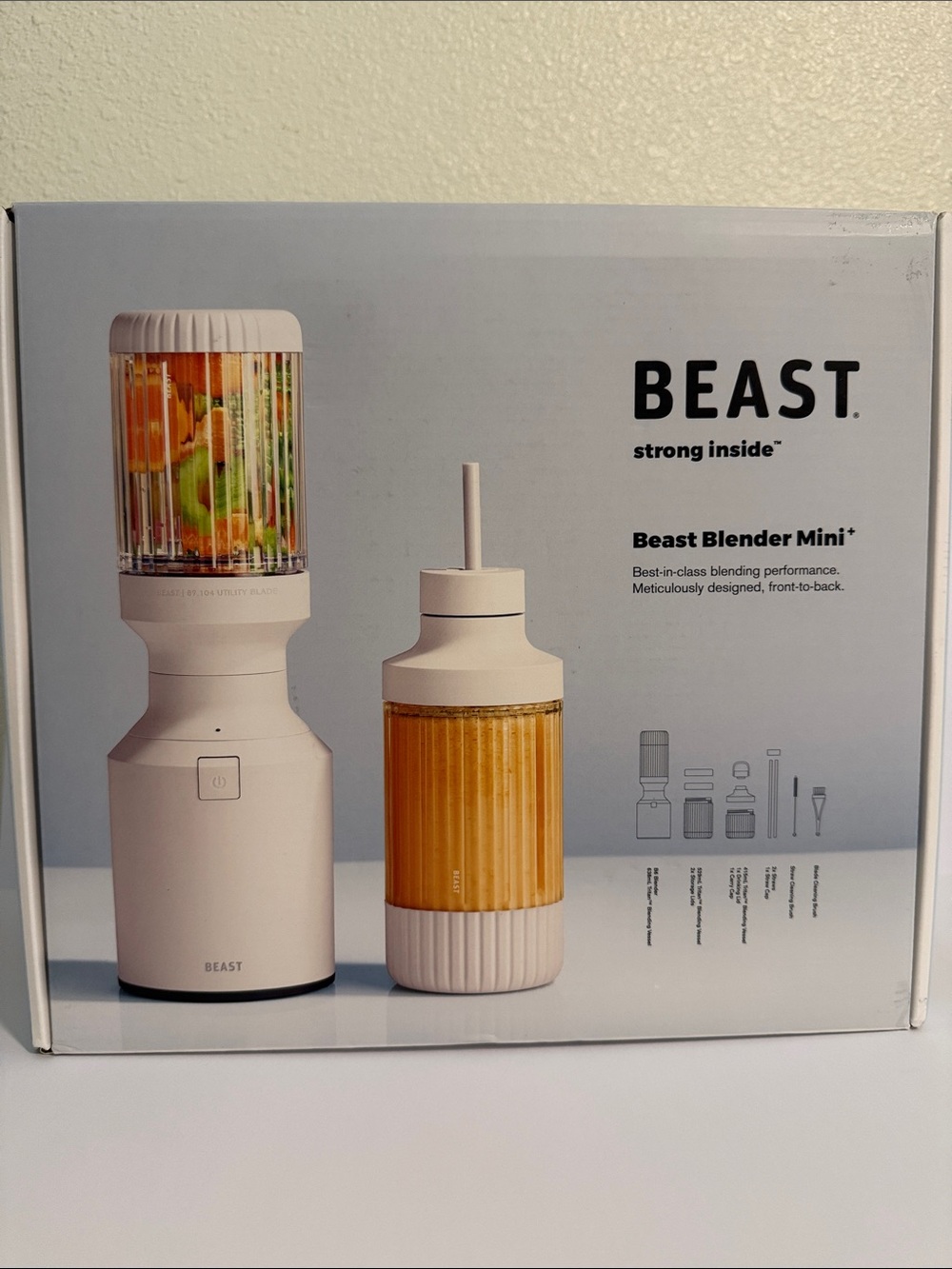 BEAST Blender Mini - White  
OPEN BOX,  NEW complete set